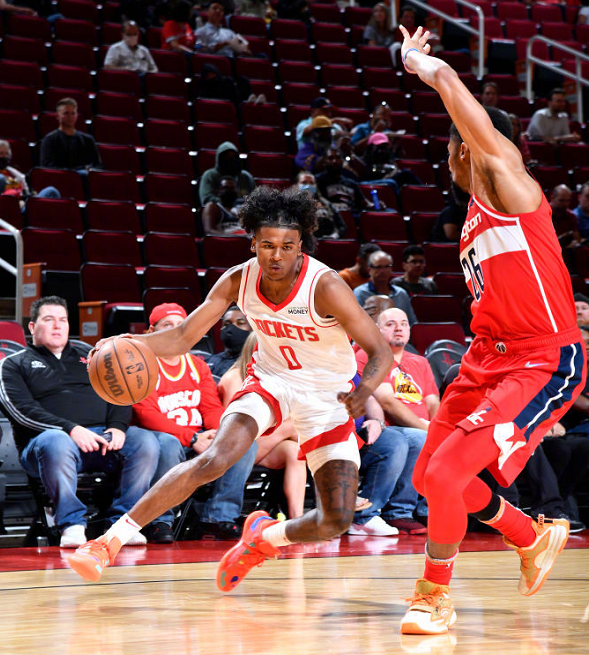 九游正版入口-转折点！拉齐奥手感冰凉，德国杯转会期攻防权衡，媒体盛赞，年轻球员得到机会(米兰拉齐奥赛后冲突)