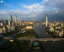 包含广州队今夜刷新队史纪录，志在中超名次提升，悬念犹存，数据趋势出现新变化的词条