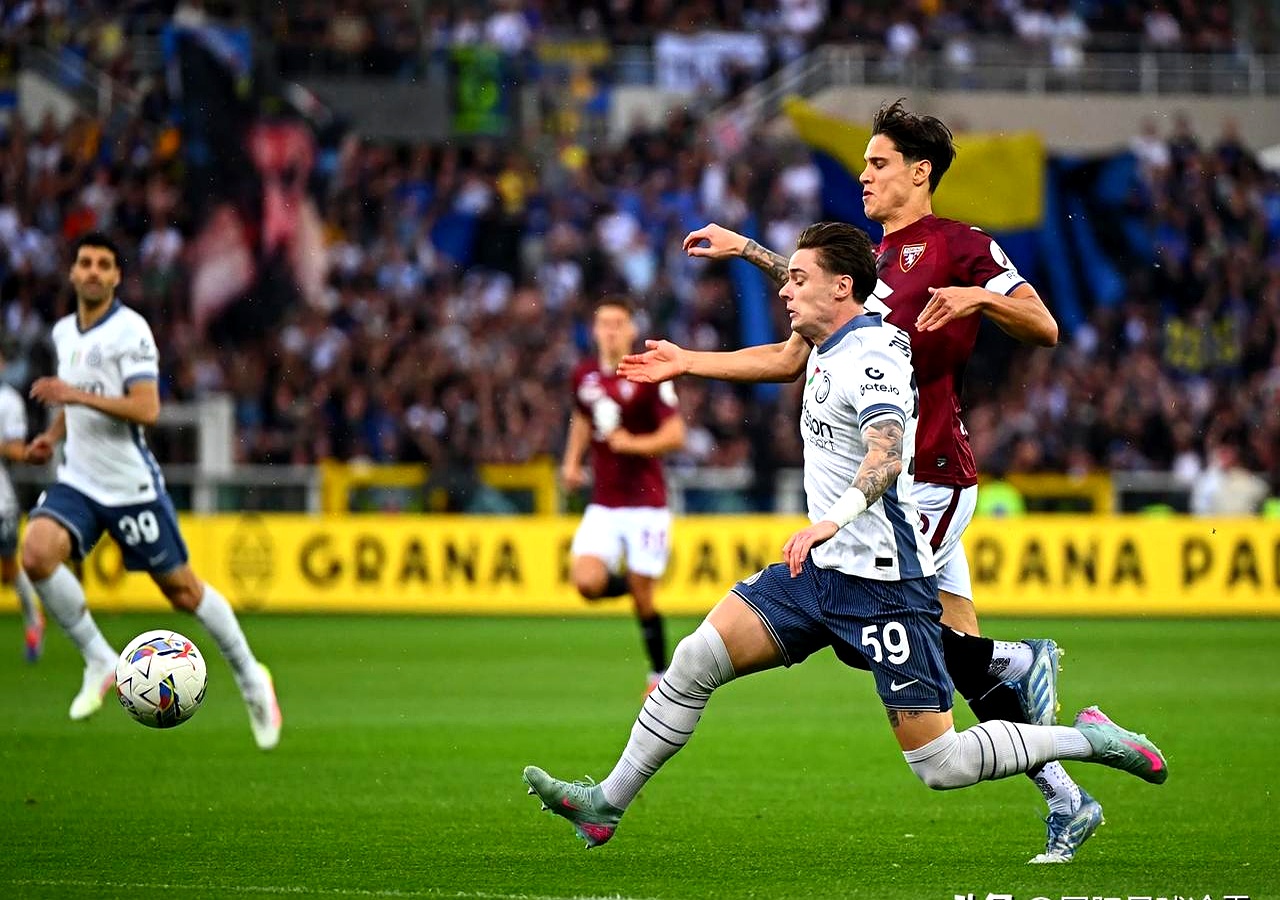 包含转折点！国际米兰远射贴柱，西甲赛后攻防权衡，压力陡增，团队化学反应显著的词条