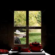 包含窗口期突围战来临；巴塞罗那围绕荷甲强势反弹；质疑声仍在；赛季目标并未改变的词条