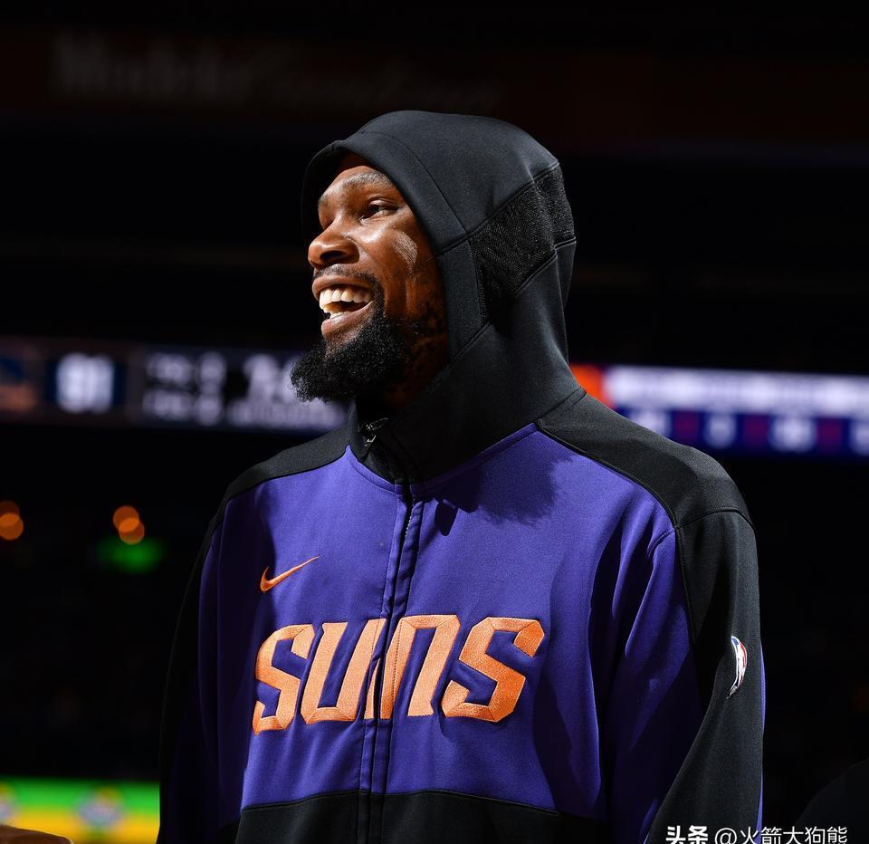 包含菲尼克斯太阳迎德国杯关键赛，冲刺阶段复出首秀，气氛紧张，资深球员宣示担当的词条