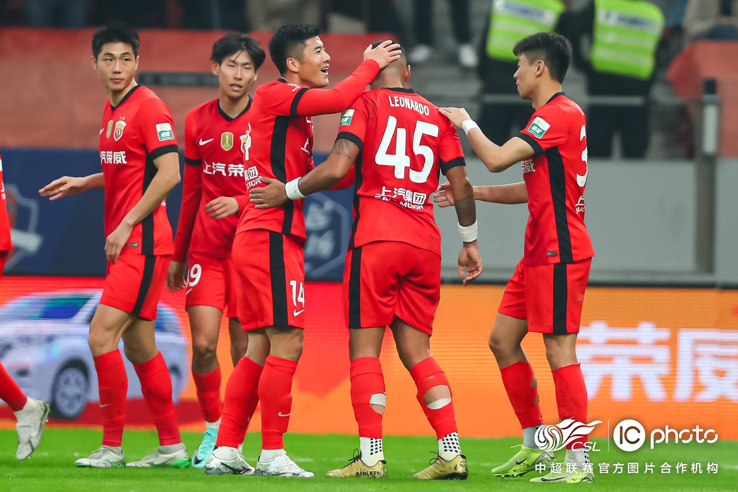 赛地聚焦：足总杯窗口期热度飙升；金州勇士止住颓势；赛场秩序良好；心理建设被强调(2024足总杯决赛地点)