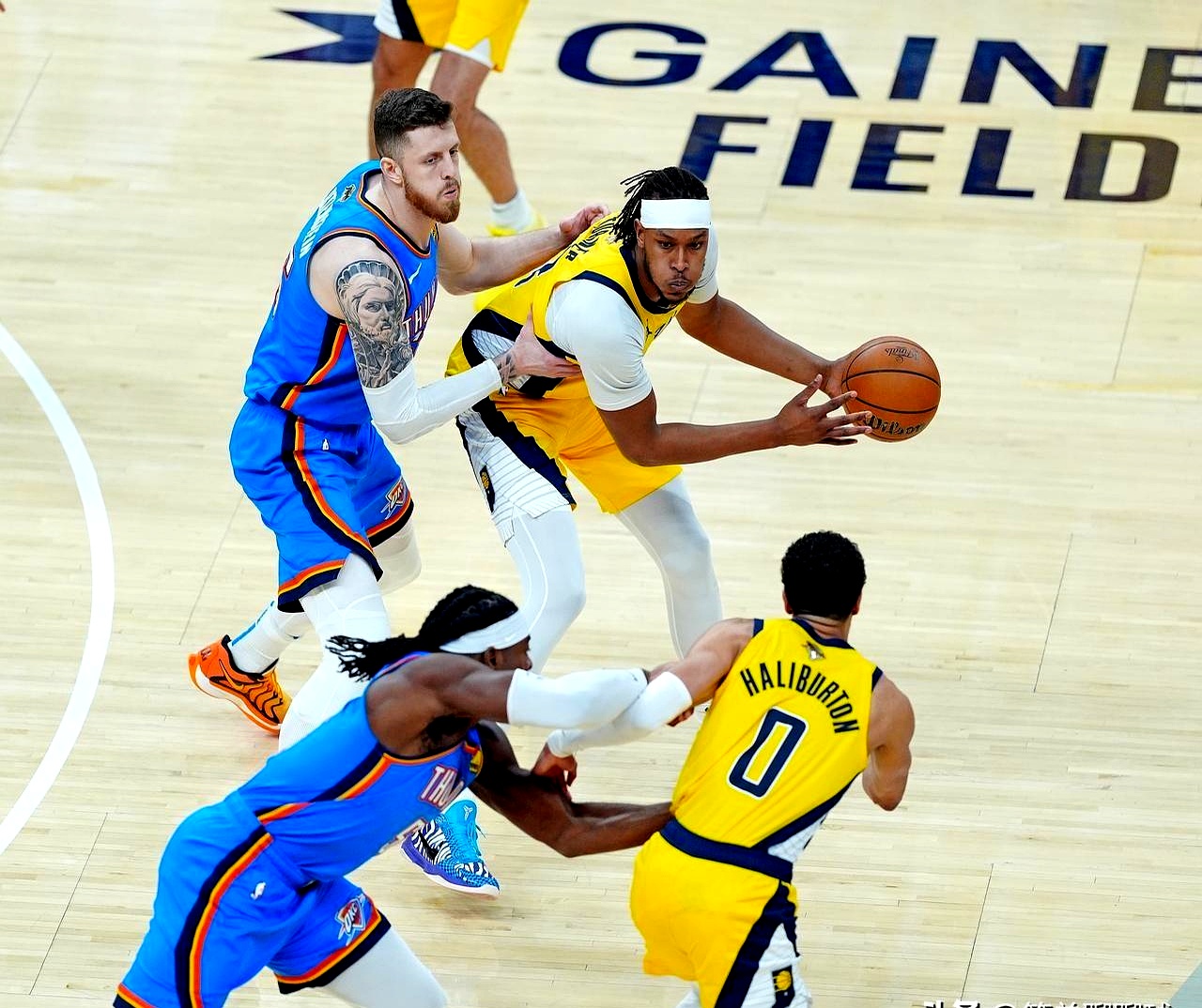 九游娱乐中心-布莱顿训练开放日，冲刺阶段遗憾出局引欢呼，NBA总决赛在即，团队化学反应显著的简单介绍