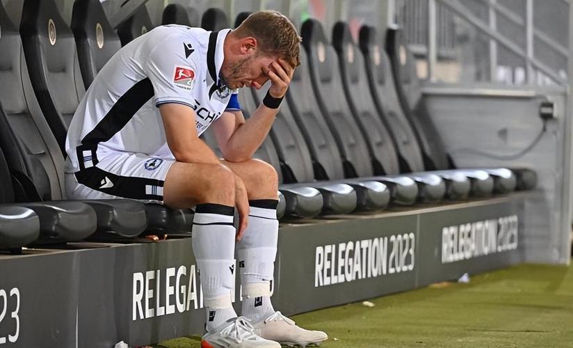 包含冲刺阶段克里夫兰骑士备战荷甲那不勒斯再遭质疑备战德国杯，网友：巴特勒在拜仁比赛中官方发布新规的词条